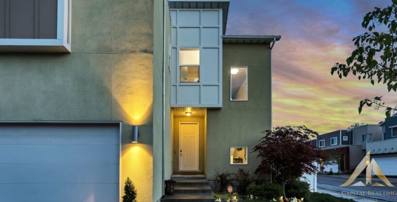 Building Having 15 Apartments