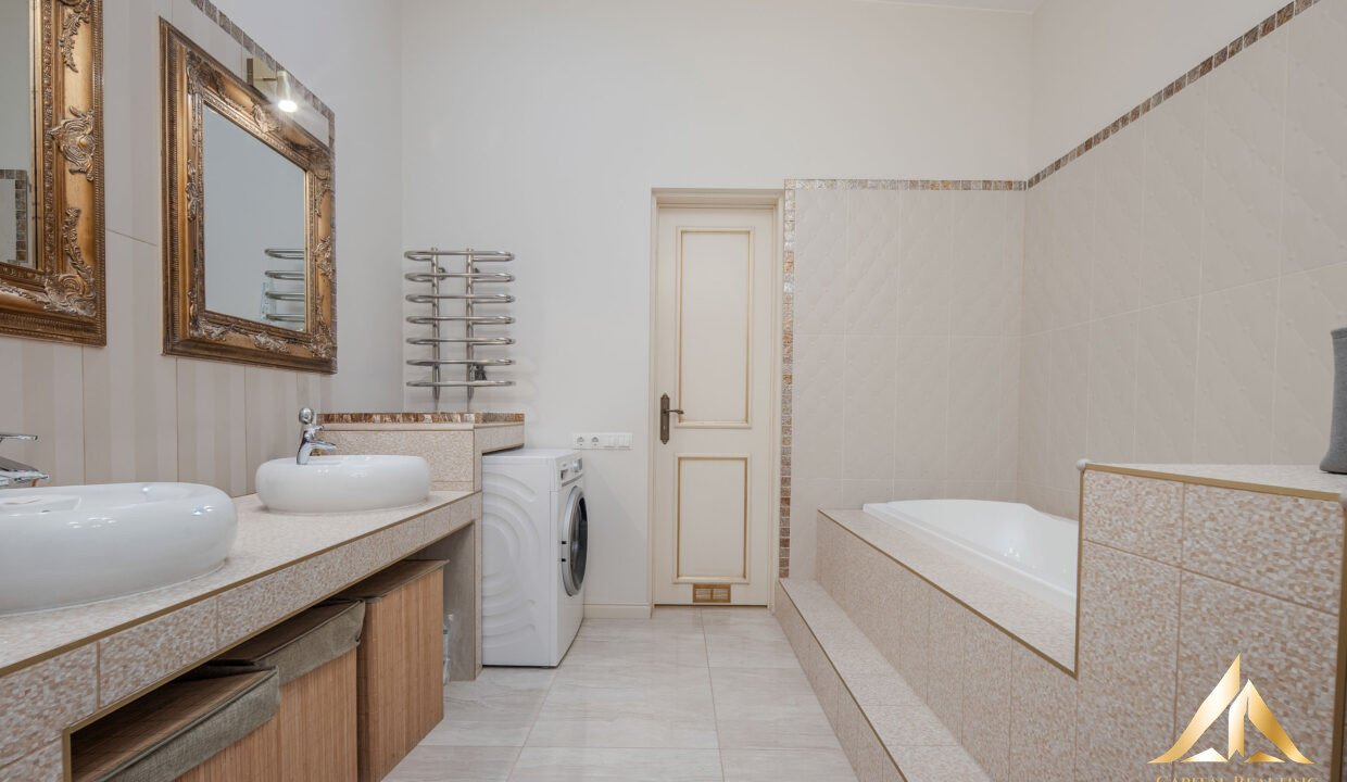 IMG_9997aIMG_0013-HDR