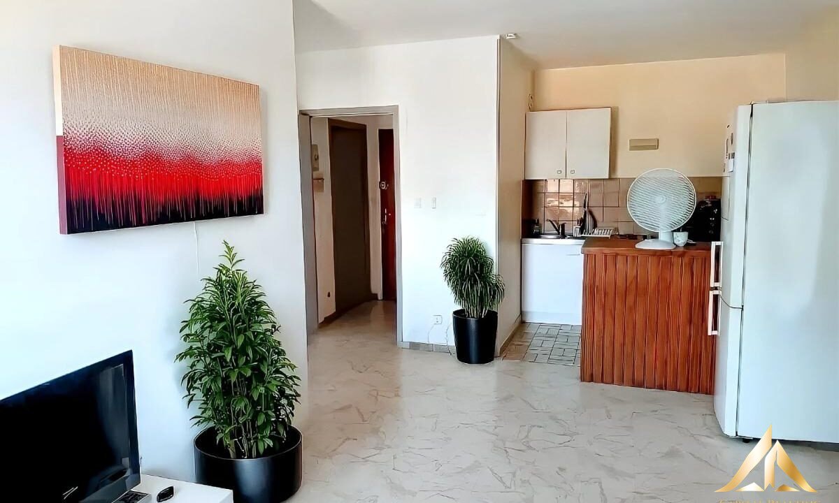 1f135e5ed2c143c3-image-2