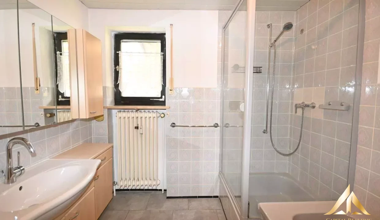 64b02b40-0333-4a1f-9ad3-a6c3645b66cb