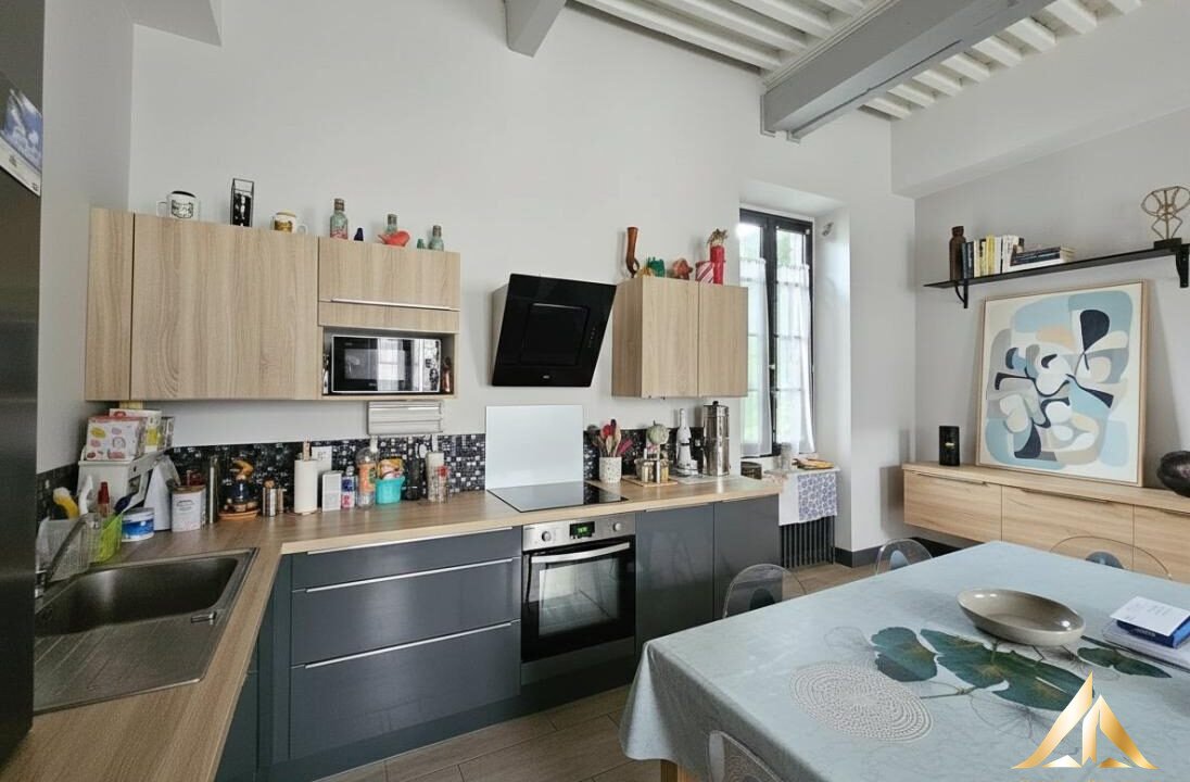 acc053f9cd384bc9-image-1