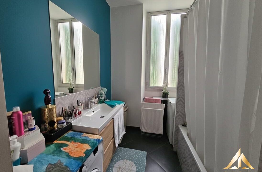 acc053f9cd384bc9-image-3