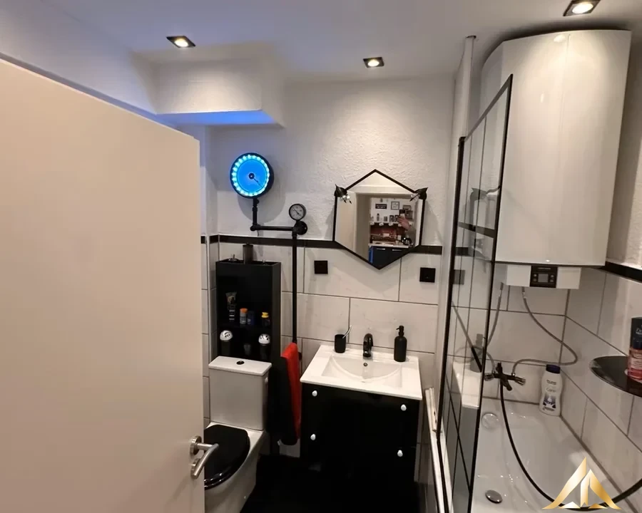 b0d475b8249e8a75a448a2b526a54