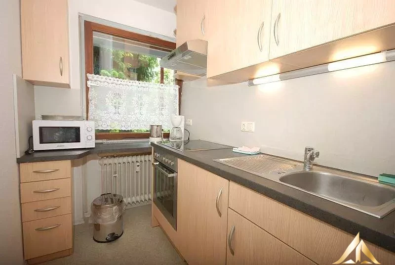 c2d38799-e1b2-4e3d-9daa-4f6172a4e1e7