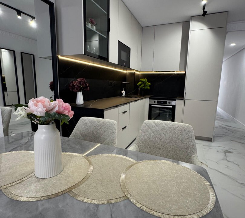 04IDB_ypYXxk_1751557585-fullHD