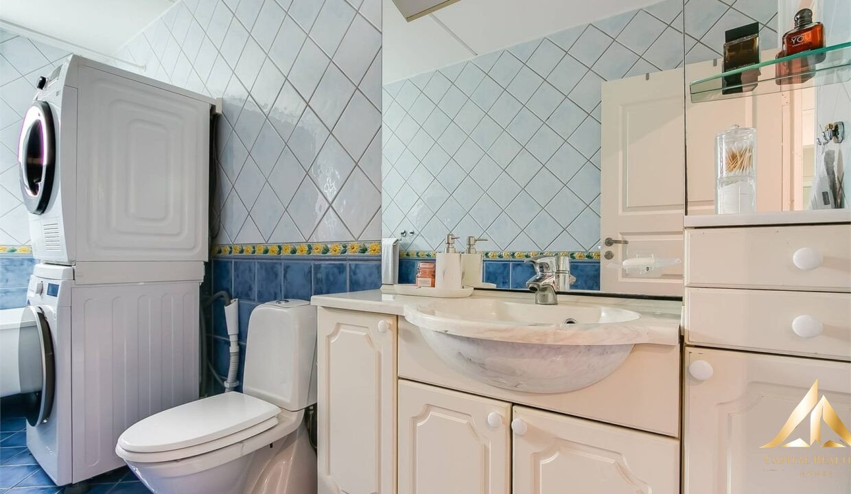 07a41bd82b6048536d2a42d70f9afd77