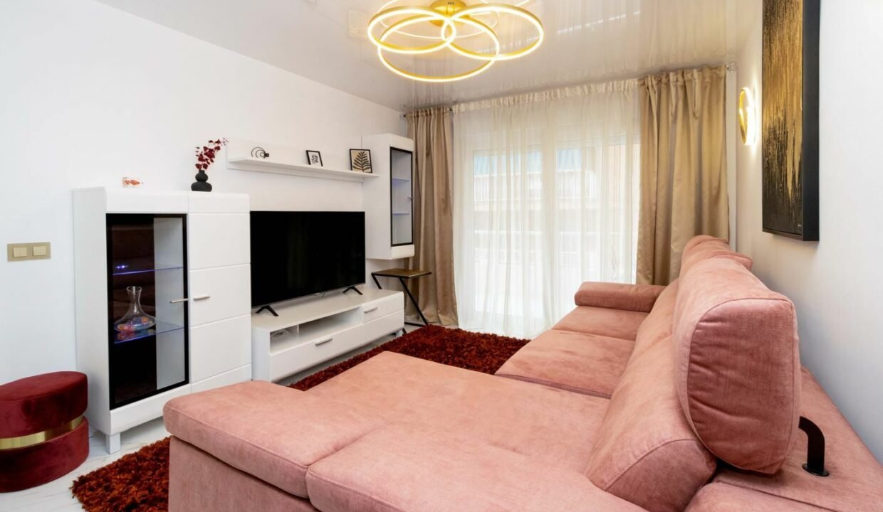 0hlHbeIFe-wg_1707156031-fullHD