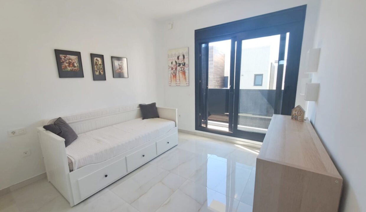 1Fu10RwUVyw8_1748603758-fullHD