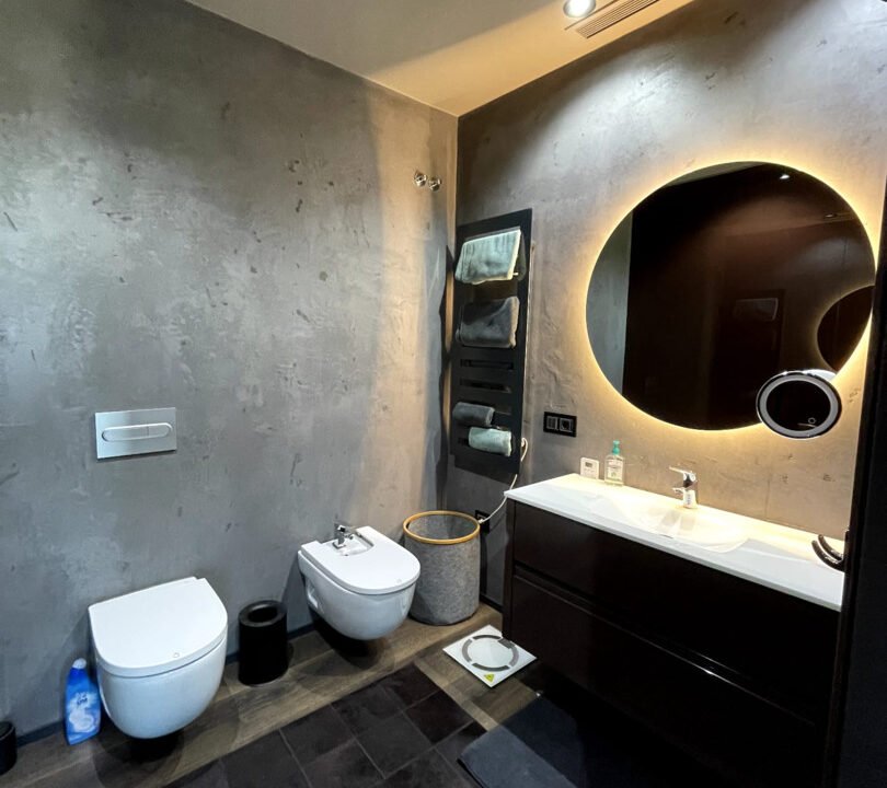 1iO7VuWhlTwP_1740673401-fullHD