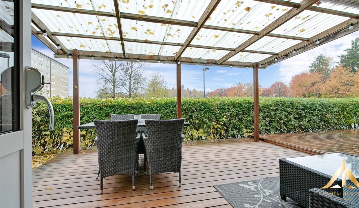 25eb7242a01fc5851af3abfa1ed87880