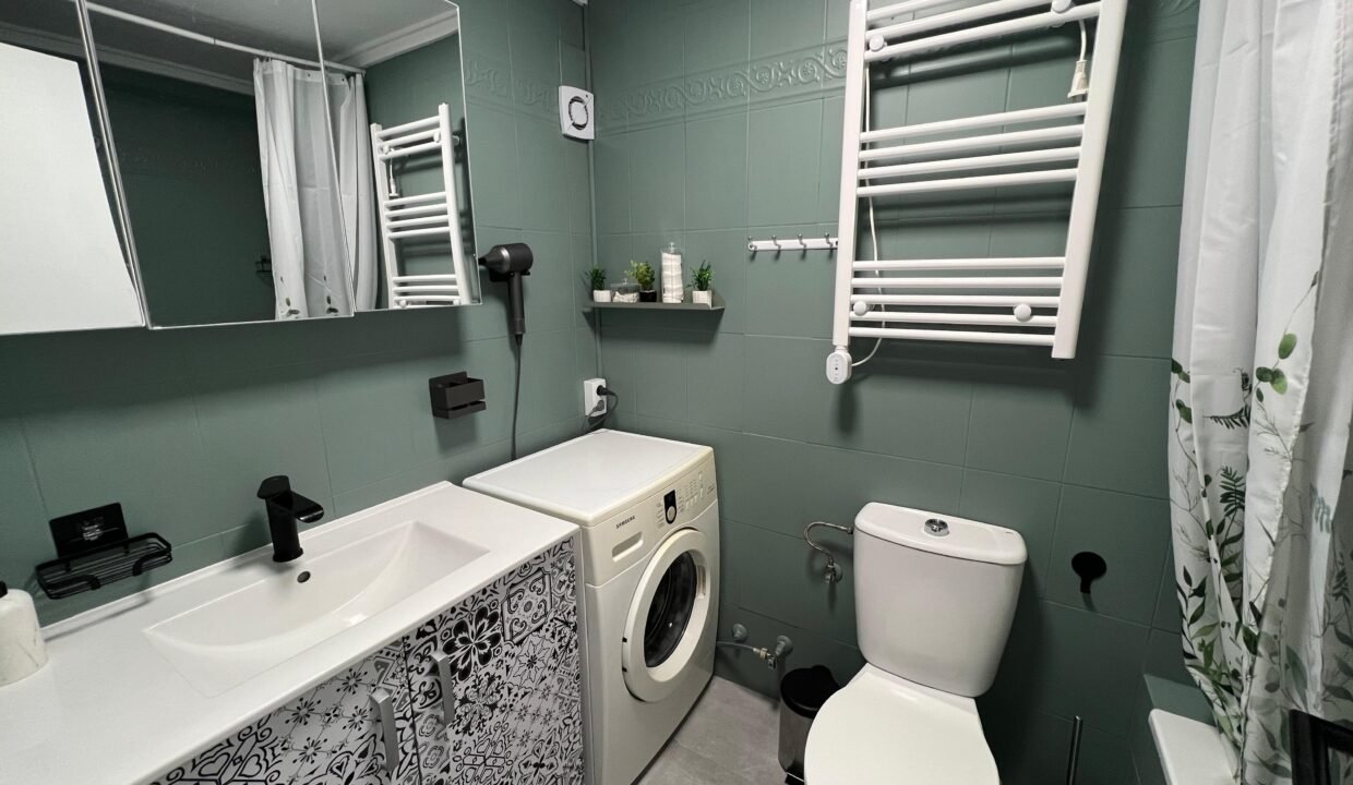 2c9ad3860ab07f404bda5a004493543c5e66800f