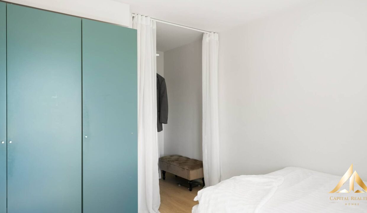 33e9e2b8ef46b537d1d905d03174265c