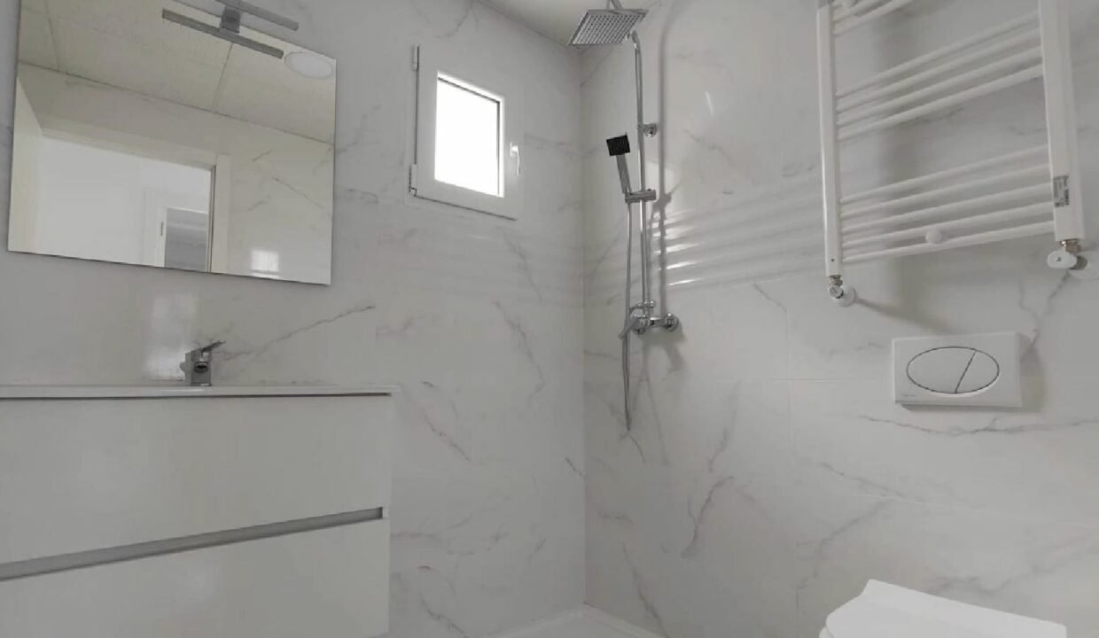 3AmYrBSeIDWA_1695295297-fullHD