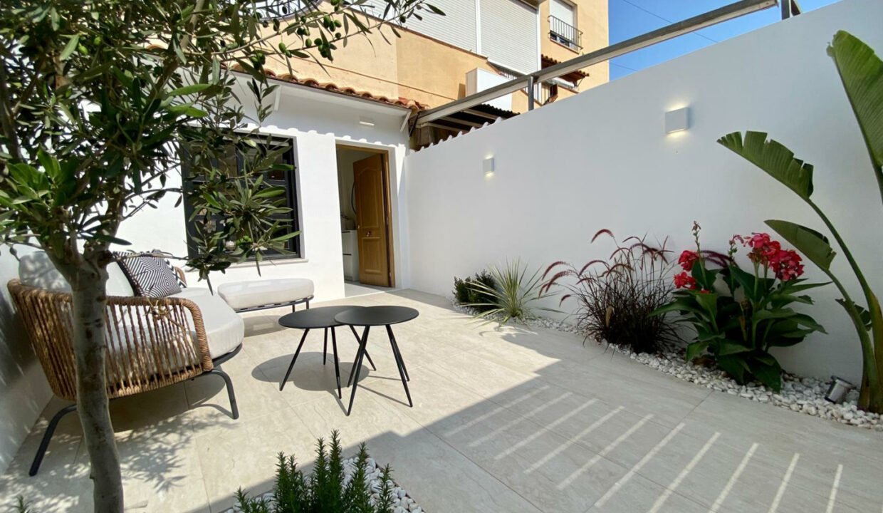 3B_4RYqDWm2b_1721901069-fullHD