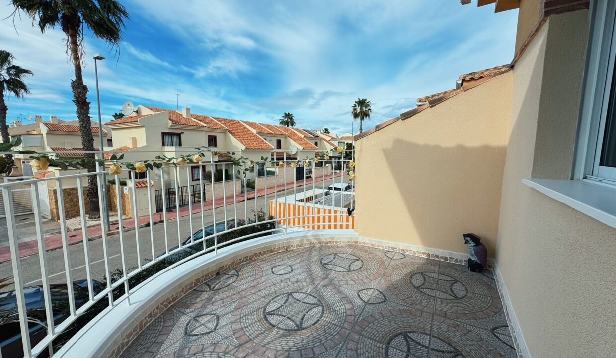 3f4fd8fb5d6df9fc3ce9408913f7d67693e3860b