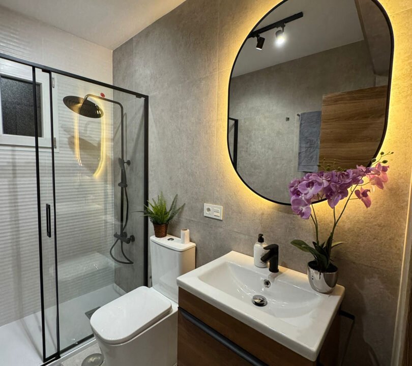 473SqDFenFy4_1734018060-fullHD