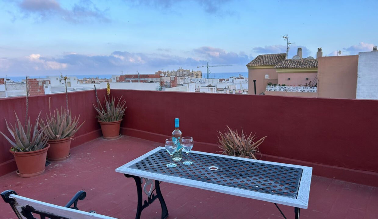 4_M2X2rpSU-n_1747922678-fullHD