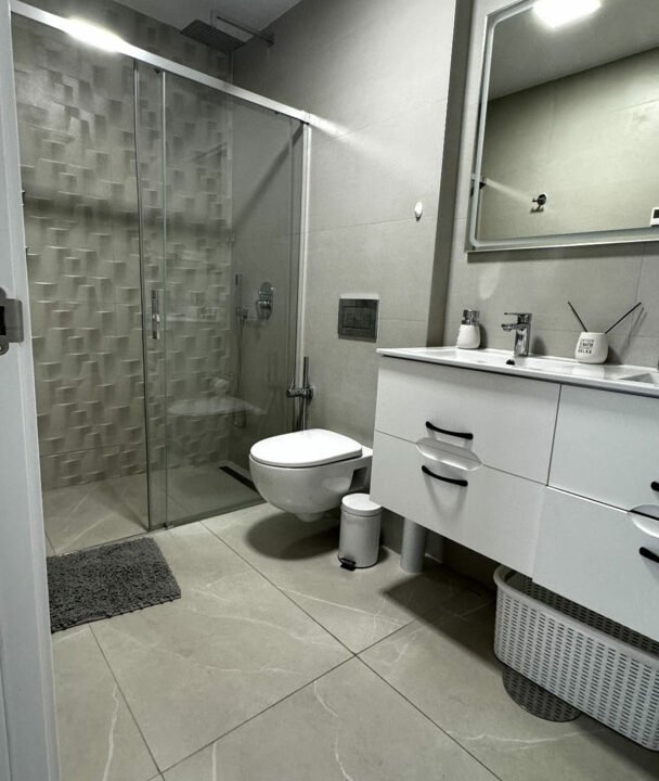 59xYQU1aoB5E_1723103046-fullHD