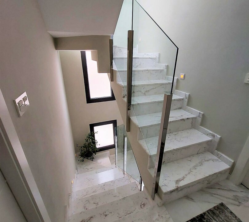 5SIMFc_gkWzV_1674740525-fullHD