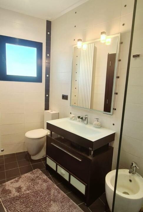 5UY-7tqMRCwq_1732889955-fullHD