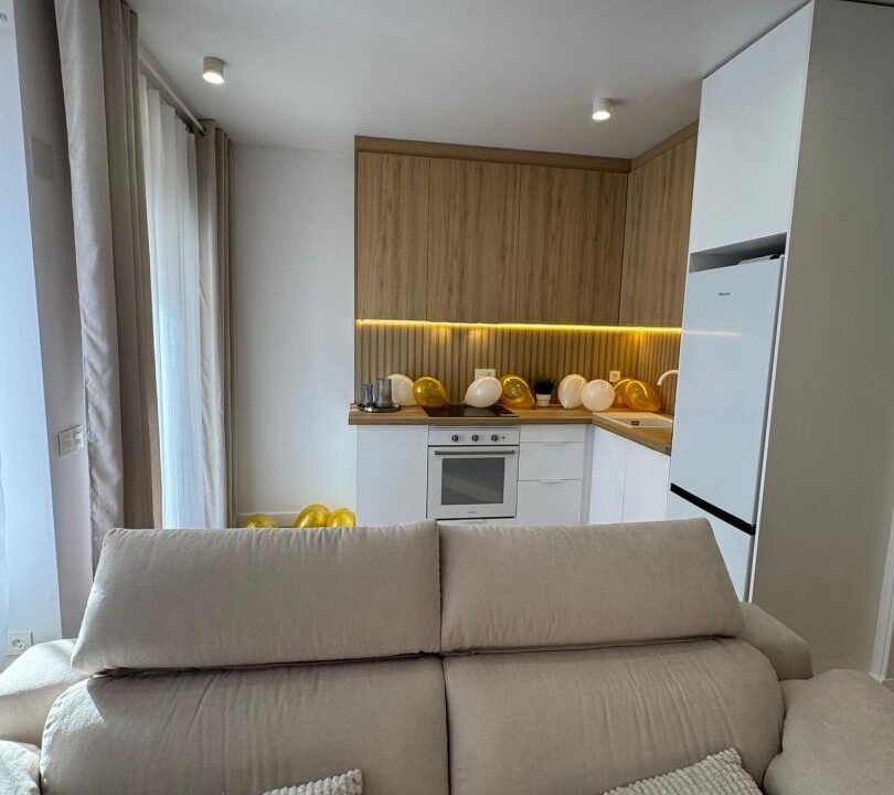 62Yc-mbNKI75_1733758788-fullHD