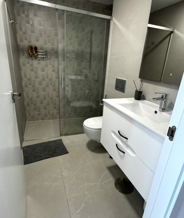 68IMHx6D4NtY_1723103042-fullHD