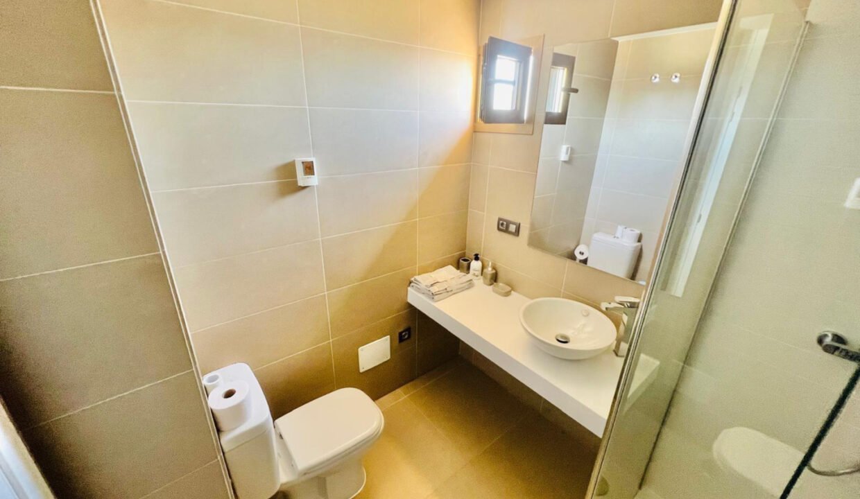 6V4xuivDOiGu_1739971226-fullHD