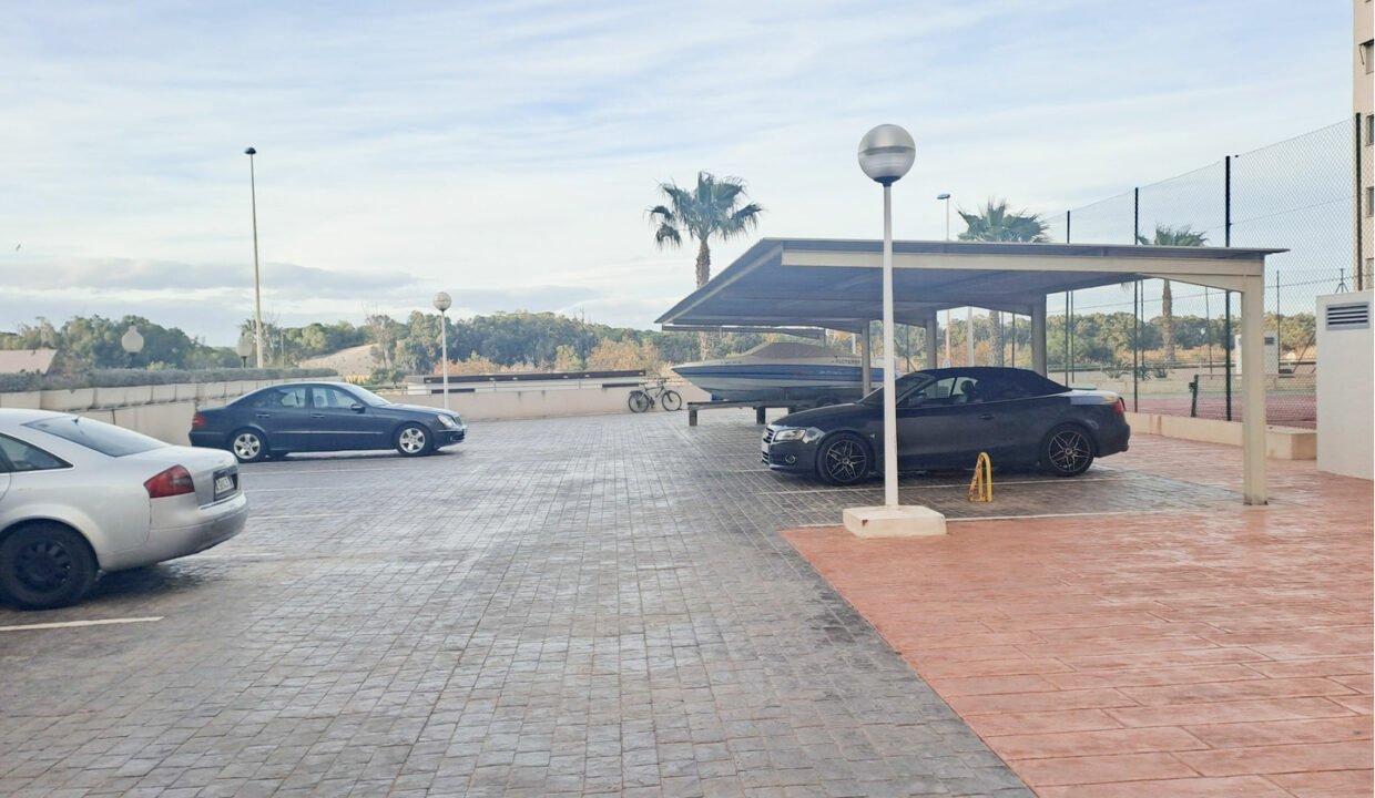 6b1AINQBvFSH_1709561977-fullHD