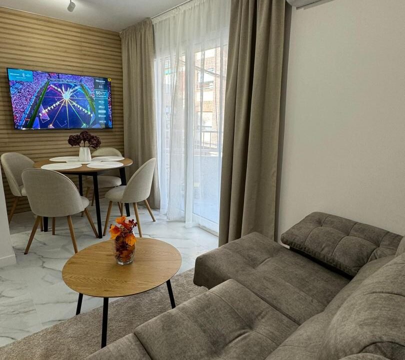 7_7vMHP6Tpee_1726041033-fullHD