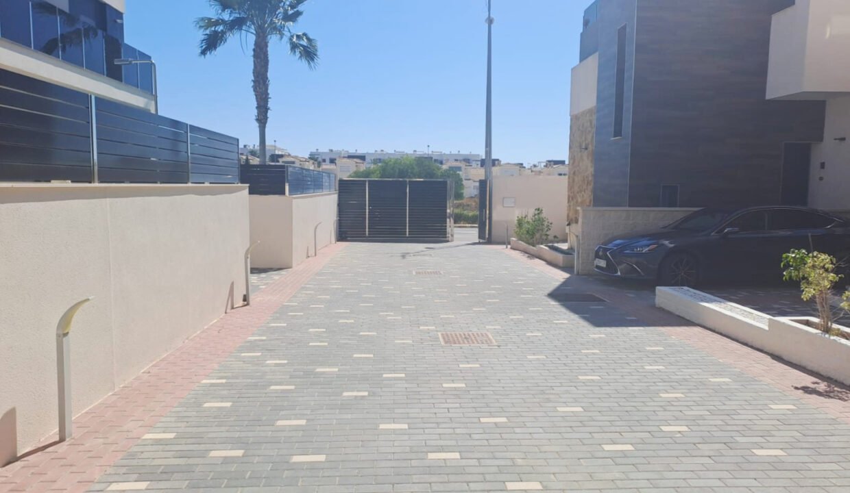 81HZfr4Yffhy_1748603686-fullHD