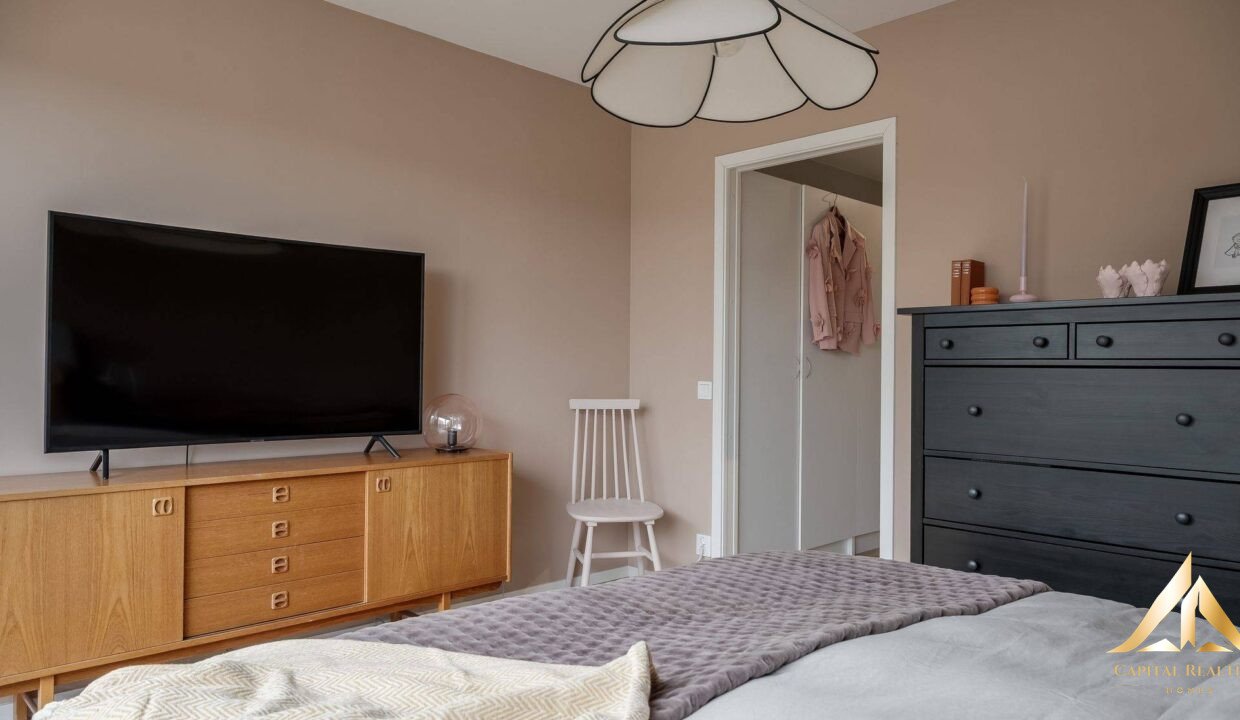 90bb7d040429215a68a156287ae0295e