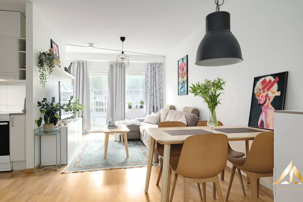 9c35bd68a8221a94a8146efd9a5b78b3