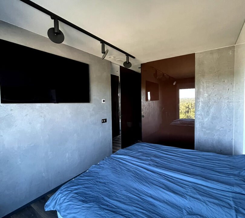 AMy6-AV26-U5_1740673410-fullHD