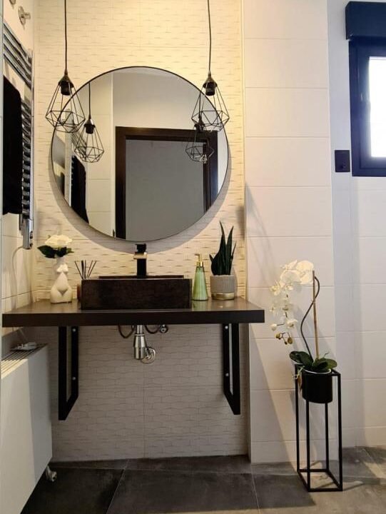 AP2w-vndKFDu_1732889848-fullHD