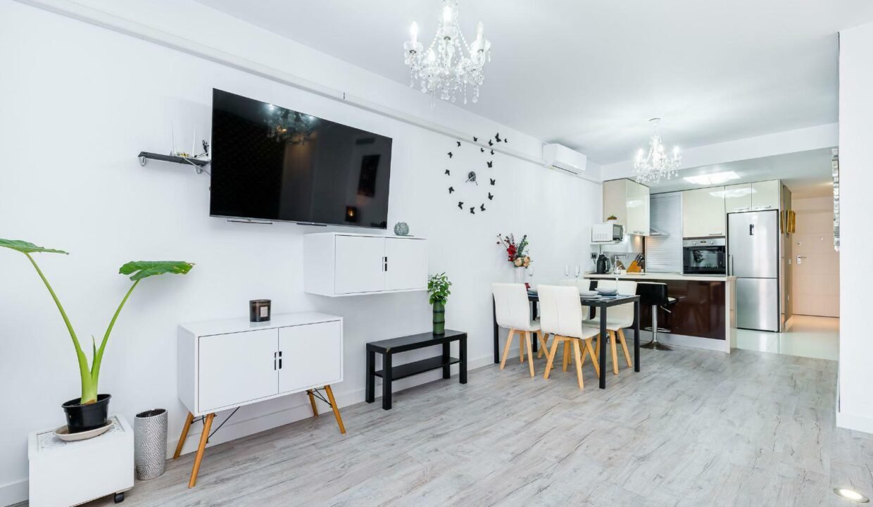 Ai9udBe03pbm_1698942983-fullHD