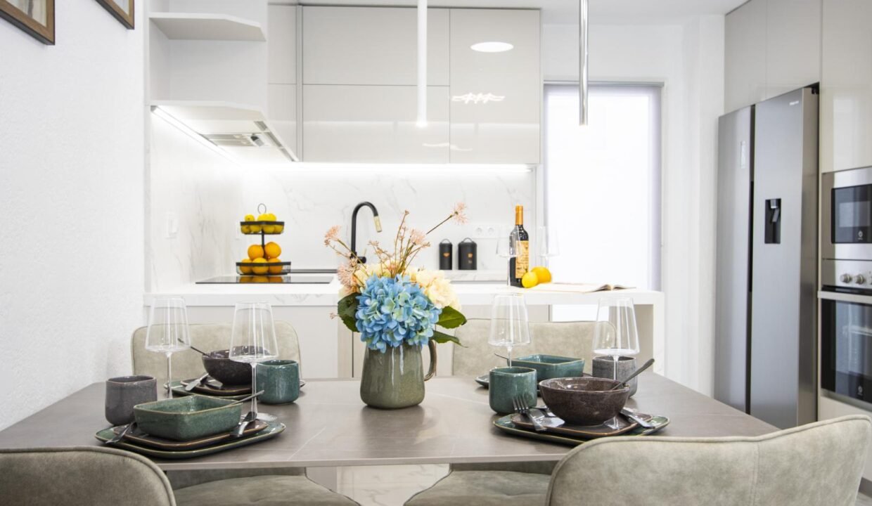 B7HMsl-1zZdn_1727705408-fullHD