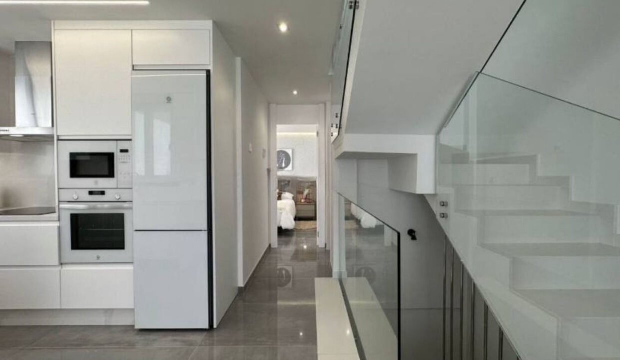 BiwL_r584k8P_1741100854-fullHD