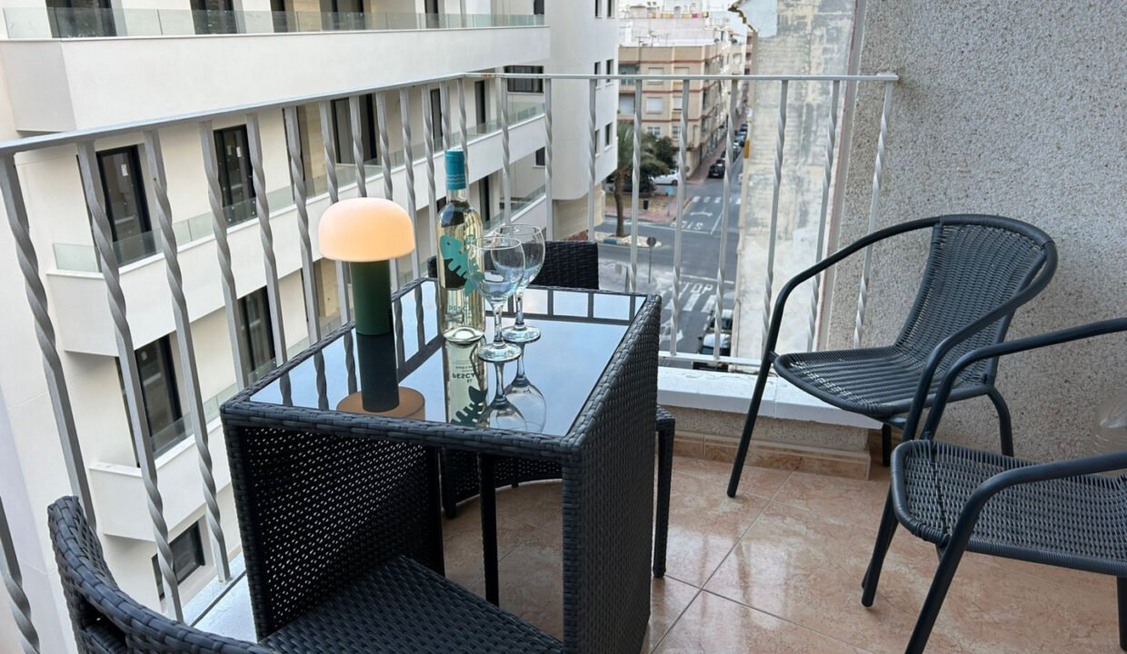 Bx1DZGVz9RRJ_1747923236-fullHD