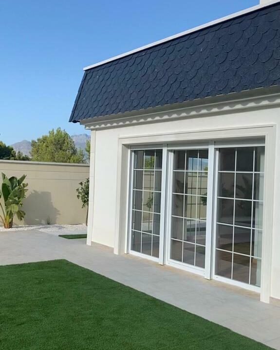 CwfnUYbuXQo3_1697399825-fullHD