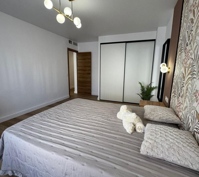 D27CU0Ntr240_1733759295-fullHD