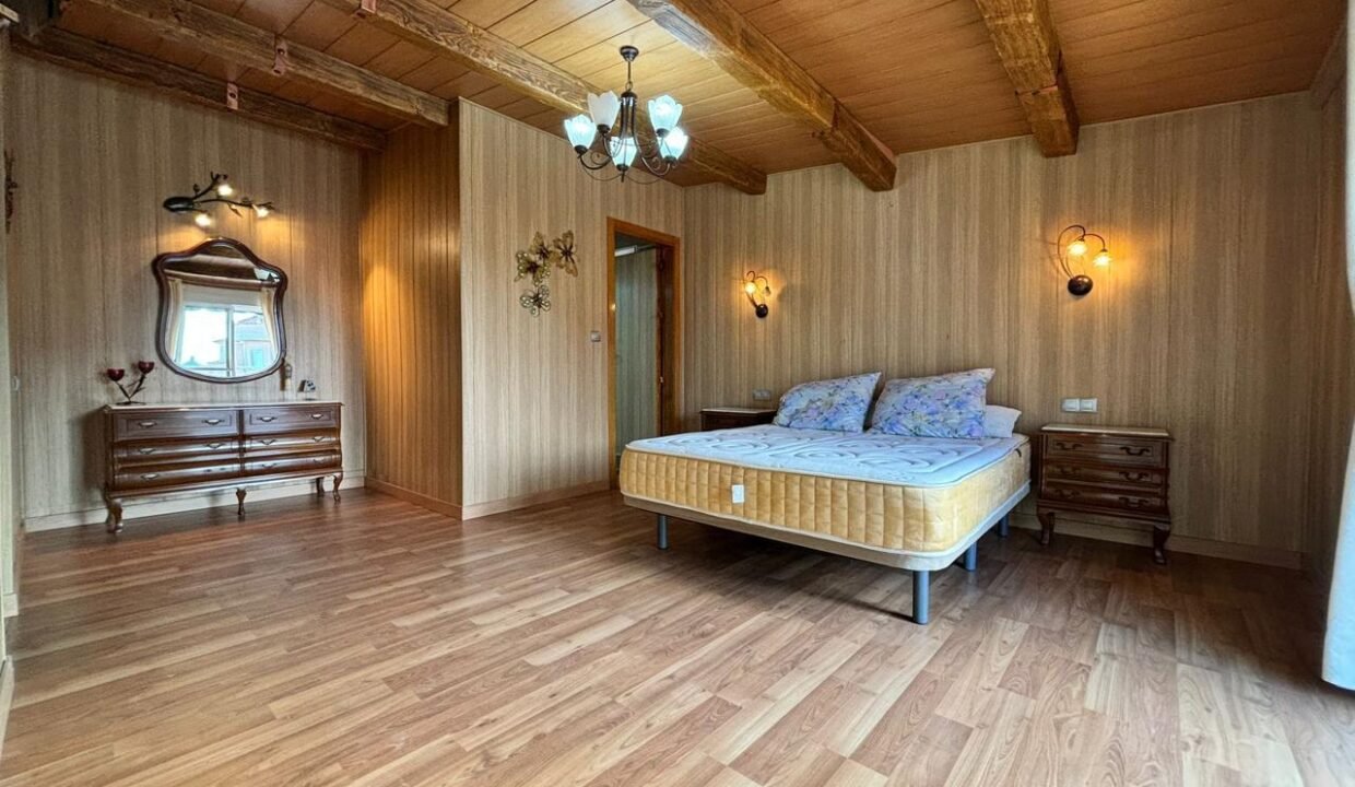 DLotyUY9phyE_1736437872-fullHD