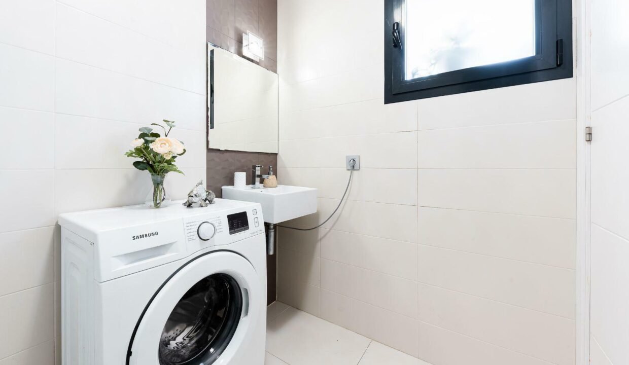 EKVOZEiwUTq8_1698943129-fullHD