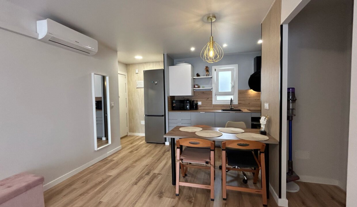 Es2Ni91yRF1N_1740747115-fullHD