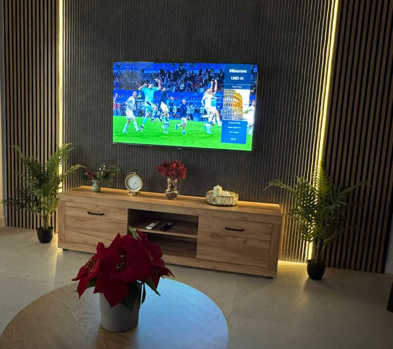 GblsYDz4Dyq4_1734018064-fullHD