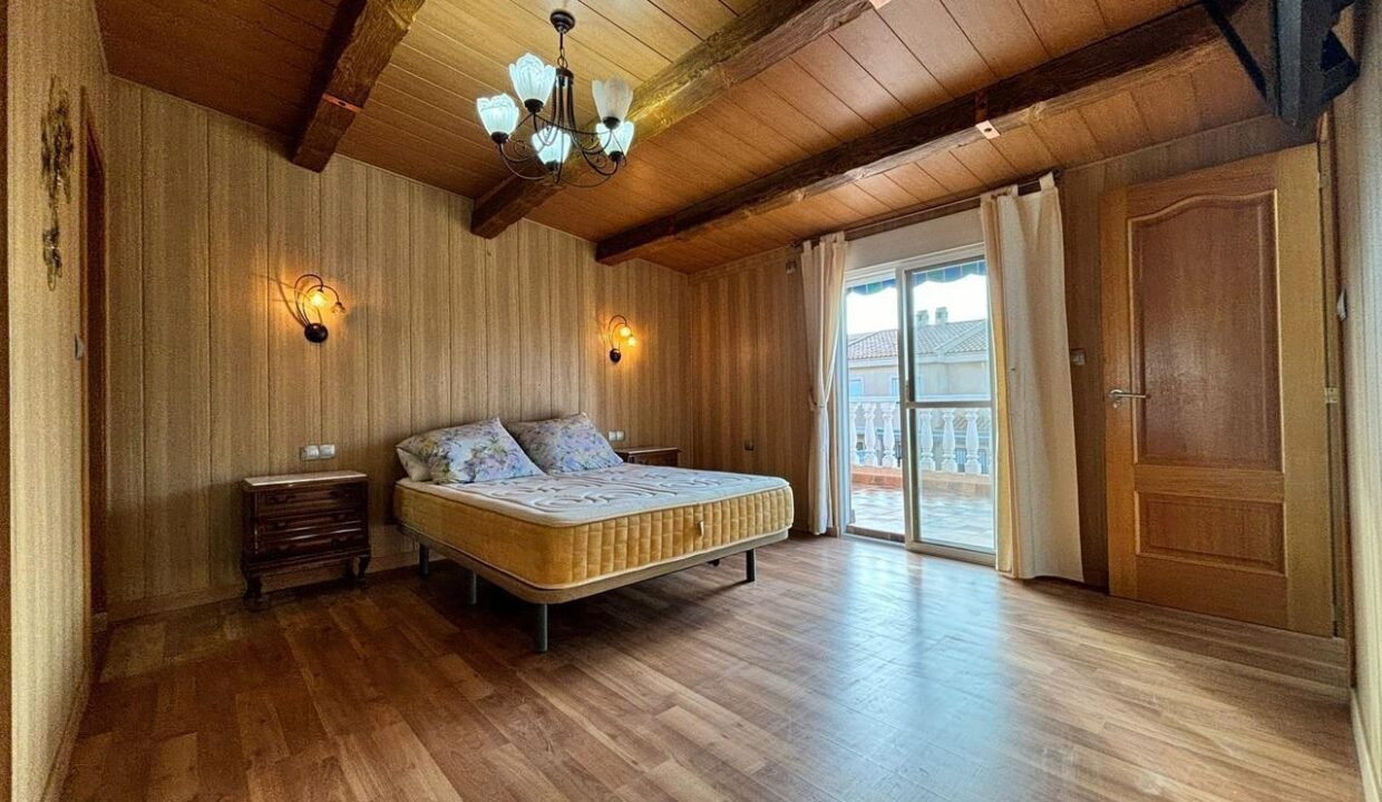 HcFwxo_Rtu9O_1736437873-fullHD