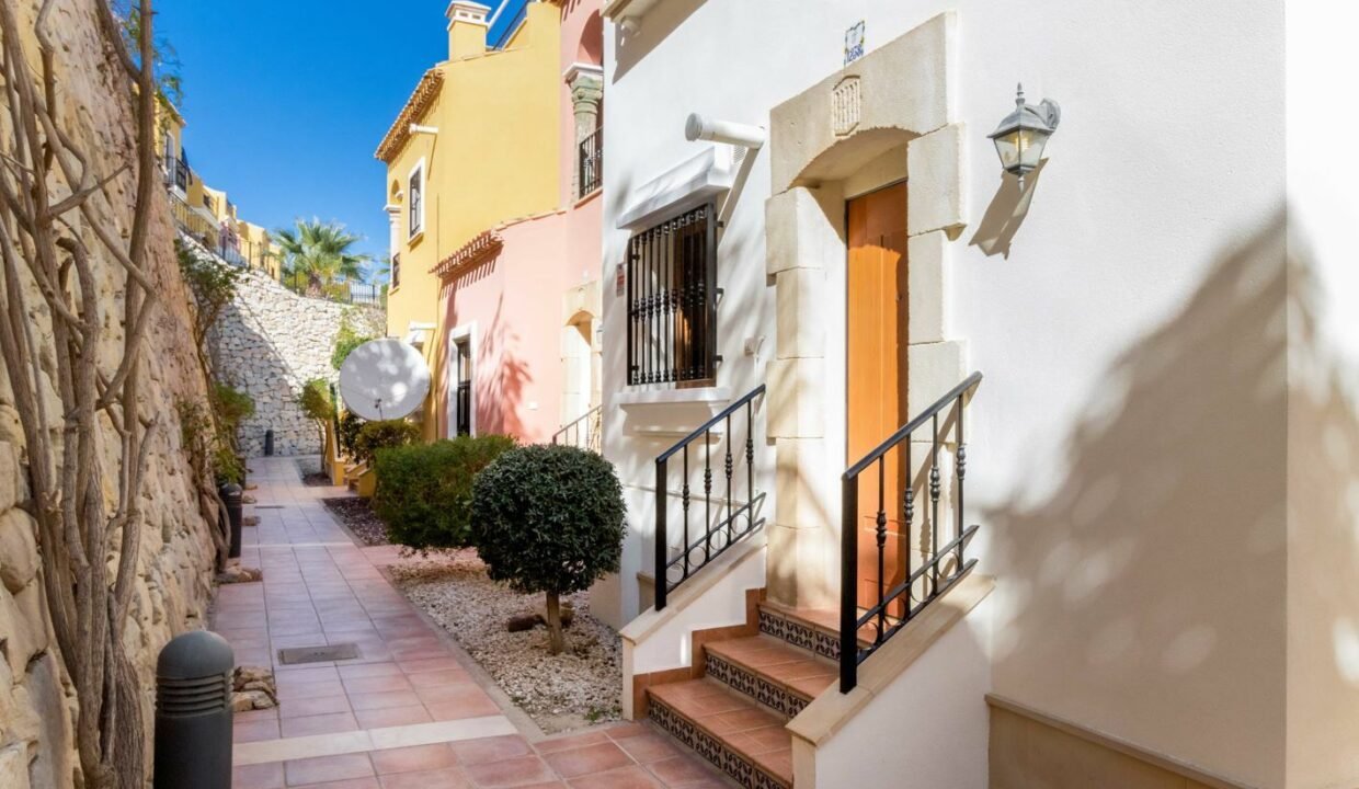 Hgoz1hvmNaWo_1709034119-fullHD