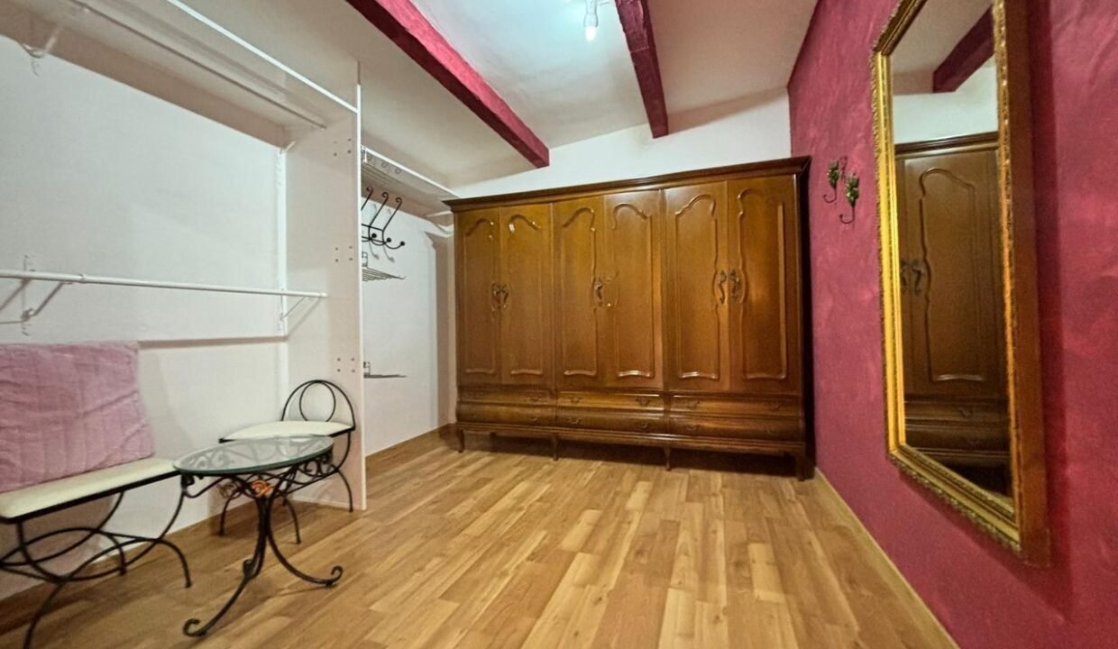 Hnuo2cQsijuH_1736437870-fullHD