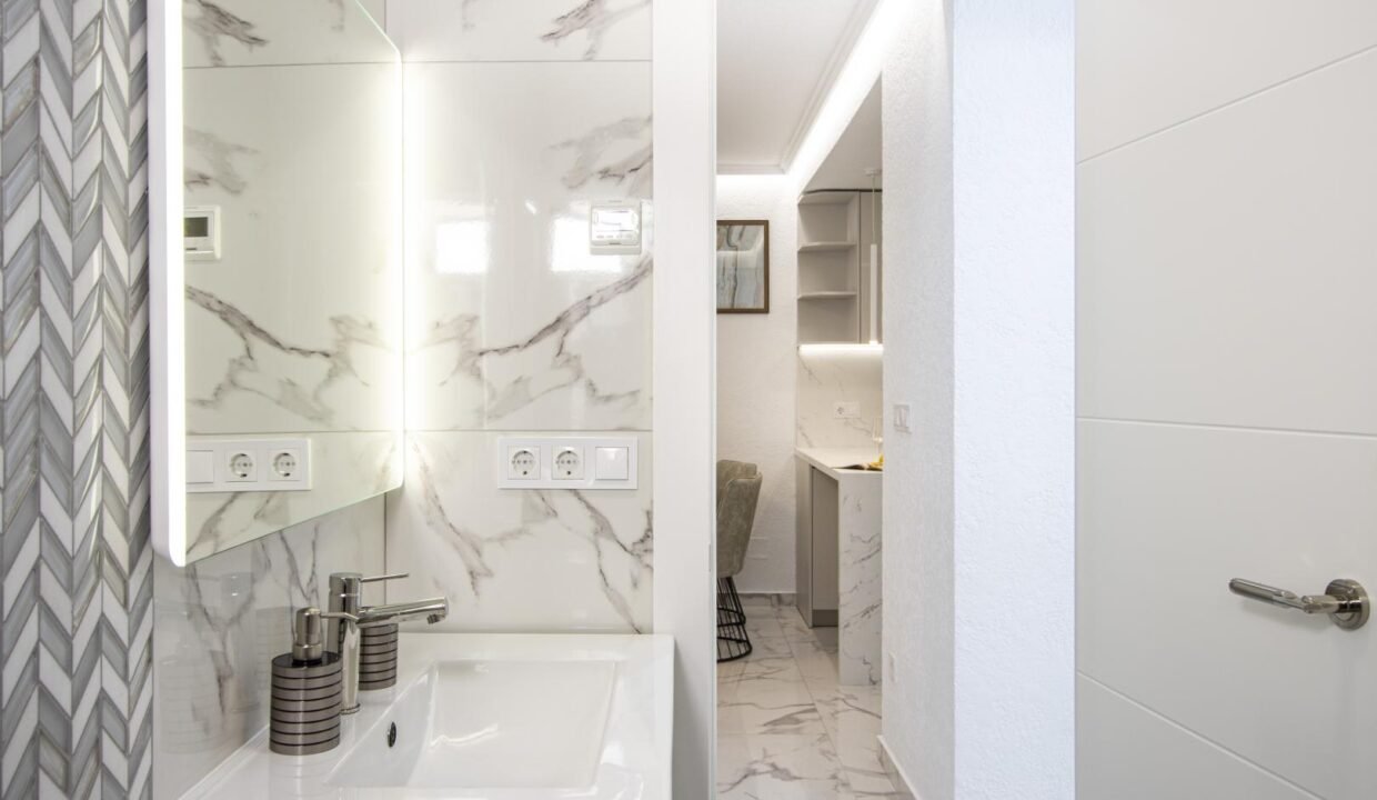 If0ZQSvtbHFT_1727706088-fullHD