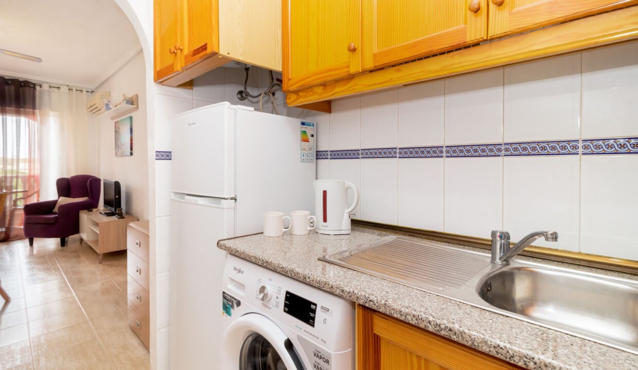 JeU3lsaBc4jq_1739449037-fullHD