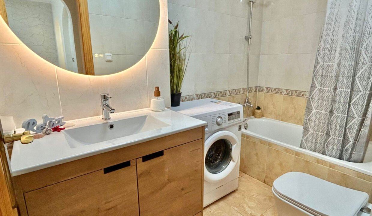 KqcGbc4G_5R4_1747923234-fullHD